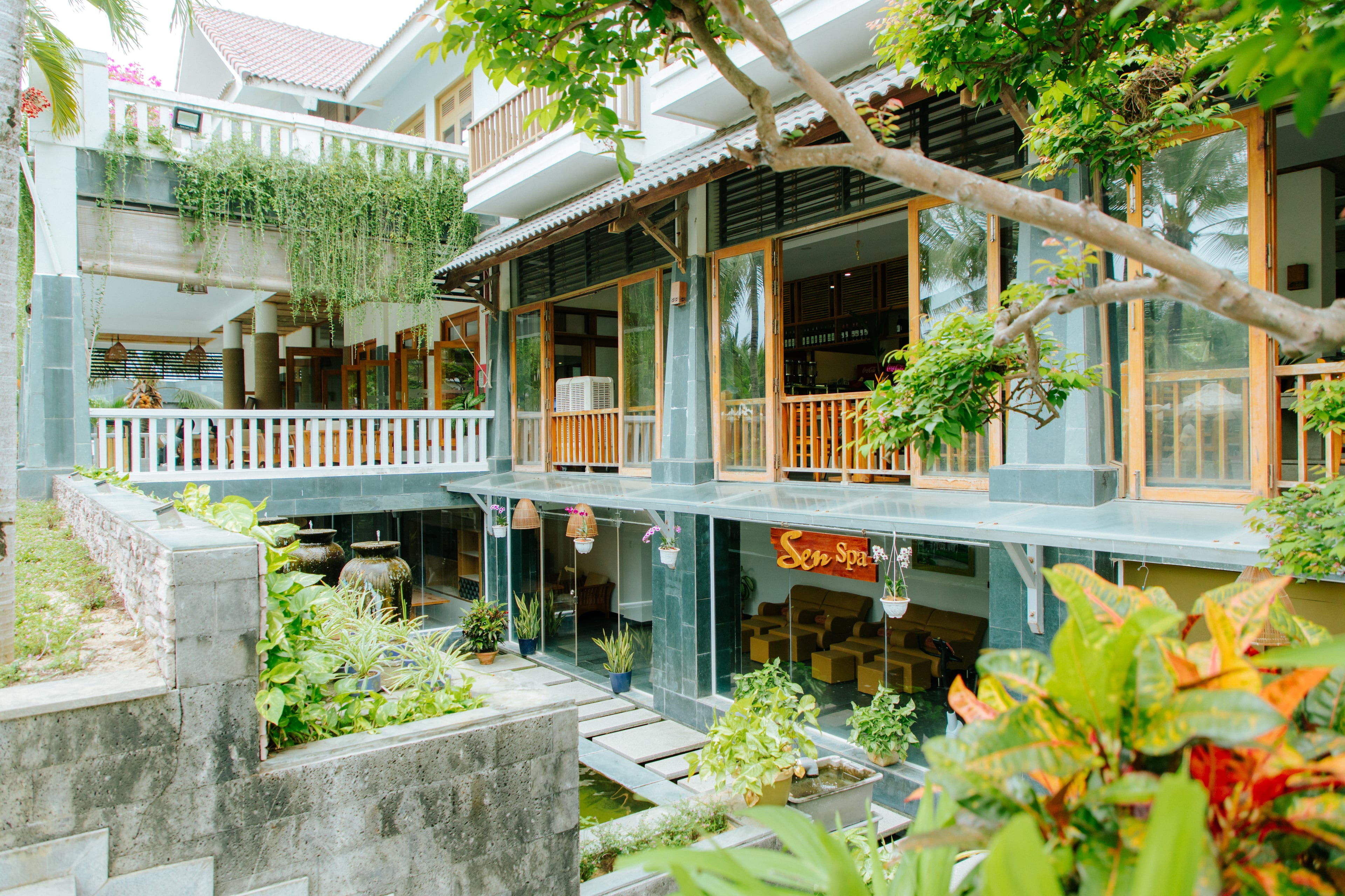 Culinary Theater - Essence Restaurant