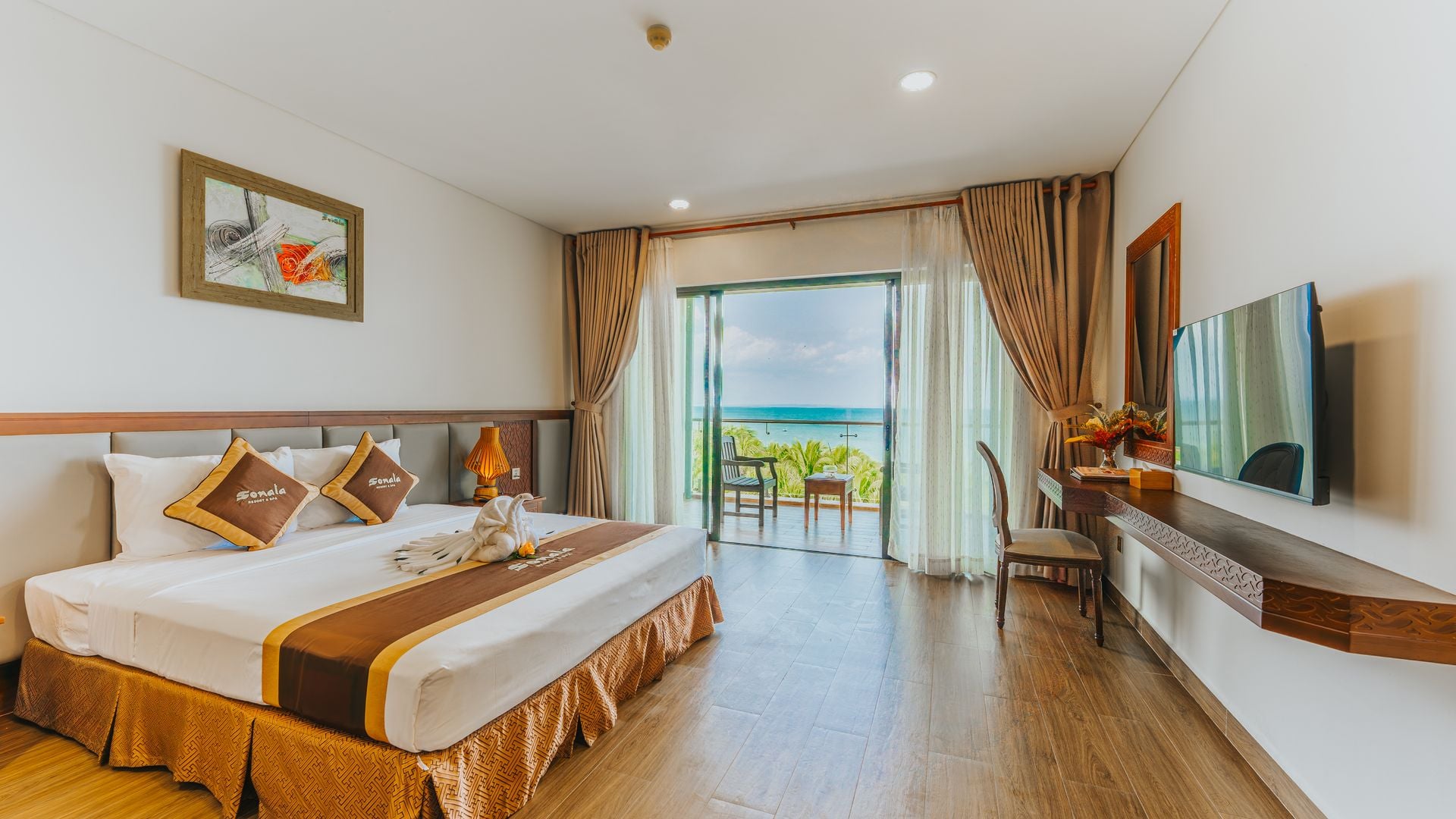 04 Premium Deluxe Sea View Twin